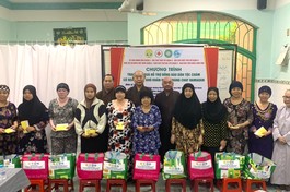 Phật giáo Q.8 trao quà hỗ trợ đồng bào dân tộc Chăm có hoàn cảnh khó khăn 