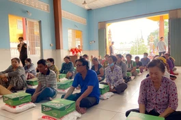 Chùa Phật Tâm tặng 100 phần quà đến bà con có hoàn cảnh khó khăn