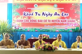 Chư tôn đức hướng dẫn khóa tu