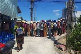 Chùa Hải Đức hỗ trợ nước uống tinh khiết đến bà con vùng bị hạn mặn tại Tiền Giang