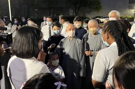 Ni sư Chứng Nghiêm đích thân giám sát việc ứng phó và cứu trợ nạn nhân trong thảm họa động đất tại Đài Loan