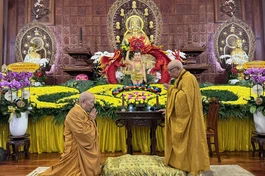 Nhị vị Hòa thượng đối thú an cư