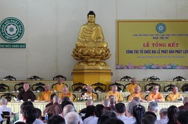 Hội nghị tổng kết công tác tổ chức Đại lễ Phật đản Phật lịch 2568 của Ban Trị sự GHPGVN tỉnh Thừa Thiên Huế diễn ra tại giảng đường chùa Từ Đàm