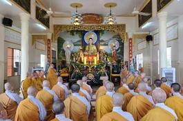 Ban Trị sự GHPGVN H.Bình Chánh thăm hạ trường chùa Liên Hoa (xã Tân Quý Tây, H.Bình Chánh)