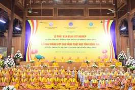 236 Tăng Ni sinh khóa X (2021-2024) nhận bằng tốt nghiệp Trung cấp Phật học