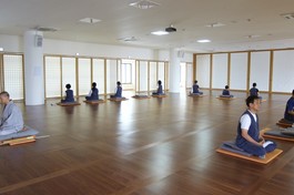 Tông phái Tào Khê đang nỗ lực đưa thiền định trở thành một phần của cuộc sống hàng ngày của người dân, giúp họ kiểm soát cảm xúc và tìm kiếm sự bình yên nội tâm