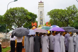 Lễ tưởng niệm anh linh các anh hùng liệt sĩ tại Nghĩa trang Liệt sĩ xã Tiên Dược, H.Sóc Sơn, Hà Nội