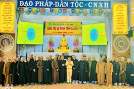 Lưu niệm sau Hội nghị tuyên truyền, phổ biến pháp luật về trật tự an toàn giao thông tại trường hạ tổ đình Vĩnh Tràng (TP.Mỹ Tho, Tiền Giang)