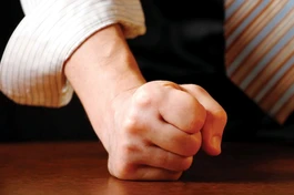 Bực bội và nóng giận là những tâm lý tiêu cực, ảnh hướng rất lớn đến chất lượng sống và công việc và các mối quan hệ tốt đẹp.