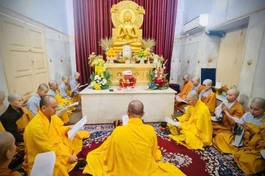Khóa lễ tụng kinh Vu lan tại chùa Mahabodhi, New Delhi, Ấn Độ