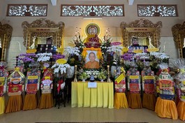 Giác linh đài Ni trưởng Thích nữ Chiếu Liên tại tịnh xá Ngọc Phú