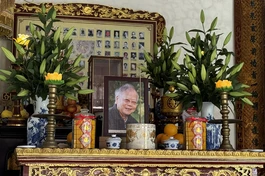 Hương án Giáo sư Cao Huy Thuần được thiết trí tại hậu tổ chùa Từ Đàm