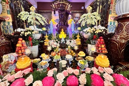 Giác linh đài Hòa thượng Thích Thiện Huê