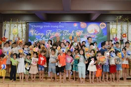 200 phần quà được trao đến các em thiếu nhi vui Trung thu tại tu viện Khánh An (Q.12)