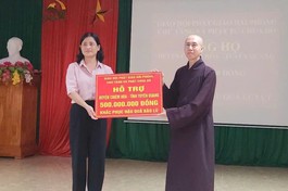 Chùa Đỏ tặng hơn 2 tỷ đồng cho bà con bị thiệt hại do lũ lụt tại các tỉnh vùng núi phía Bắc