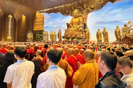 Khóa lễ cầu nguyện thế giới hòa bình nhân phiên khai mạc Diễn đàn Phật giáo thế giới lần thứ 6 tại Trung Quốc