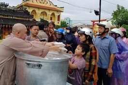 Ngôi chùa mỗi tháng nấu 6.000 phần cơm chay tặng người nghèo