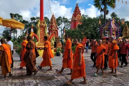 Lễ dâng y Kathina tại chùa Monivongsa (Cà Mau)