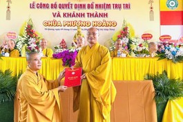 Trao quyết định bổ nhiệm trụ trì chùa Phượng Hoàng đến Đại đức Thích Chúc Huy