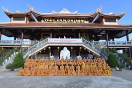 Chư Tăng trụ trì các thiền viện thuộc khu vực phía Bắc vân tập về thiền viện Trúc Lâm Đại Giác tham dự khóa tu của tông môn