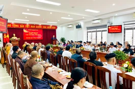 Buổi gặp mặt các tổ chức tôn giáo do Sở Nội vụ tỉnh Bình Định tổ chức sáng nay, 11-1