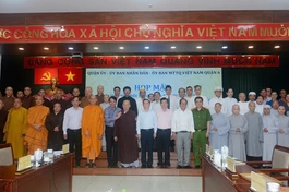 Lưu niệm tại buổi họp mặt