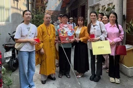 Chùa Vĩnh Hạnh tặng quà đến Phật tử khiếm thị