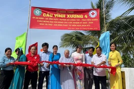 Cắt băng khánh thành cầu Vĩnh Xương 4 tại ấp An Ninh, xã Vĩnh Hựu, H.Gò Công Tây, Tiền Giang