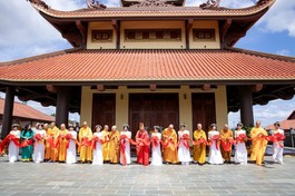 Cắt băng khánh thành ngôi đại hùng bảo điện chùa Phước Quang