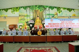 Niệm Phật cầu gia hộ trước khi bắt đầu buổi tập huấn