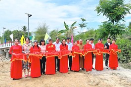 Cắt băng khánh thành cầu dân sinh Giác Quang 2, tại tổ 4, ấp 4, xã Thanh Sơn, H.Định Quán, Đồng Nai