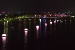 7 hoa sen được thắp sáng trên sông Hương báo hiệu mùa Phật đản đã về