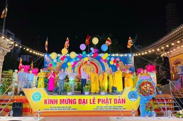 Thả bong bóng mang thông điệp hòa bình