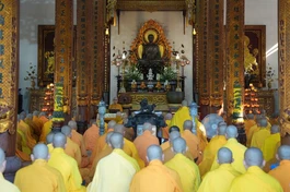 Lễ thọ an cư tại chánh điện tổ đình Từ Đàm