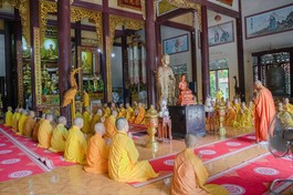 Lễ Bố-tát, thính giới của chư Tăng tỉnh Quảng Trị trang nghiêm diễn ra tại tổ đình Sắc tứ Tịnh Quang