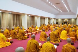 Trang nghiêm Lễ Bố-tát, tụng giới của chư Tăng tại hạ trường Sóc Thiên Vương