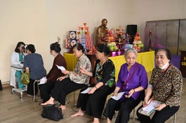 Bệnh viện Mắt Hà Nội – Hải Phòng khám mắt từ thiện cho người dân tại chùa Hưng Long và Linh Quang