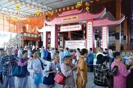 Chùa Phật Tâm, Hưng Thiền tổ chức tặng quà đến các hoàn cảnh khó khăn, người khiếm thị