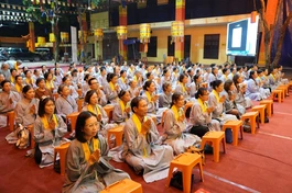 Phật tử vân tập về chùa Bằng tham dự Pháp hội Dược Sư