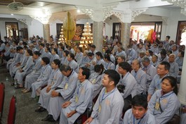 Hơn 200 khóa sinh là những người khuyết tật, khiếm thị trên địa bàn TP.Đà Nẵng tham dự khóa tu "Một ngày an lạc" tại chùa Pháp Lâm