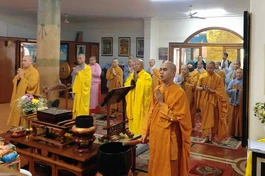 Trang nghiêm khóa lễ Bố-tát tại Trung tâm Phật giáo Thế giới