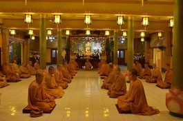 Thời khóa tọa thiền vào lúc 4g15