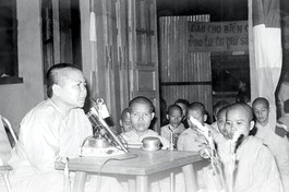 Ni trưởng Huỳnh Liên với Ni chúng hệ phái Khất sĩ - Ảnh tư liệu tịnh xá Ngọc Phương