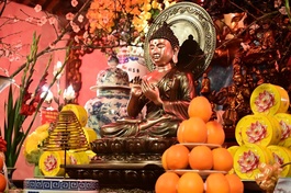 Tôn tượng Đức Phật Thích Ca Mâu Ni được an vị tại chánh điện chùa Hồng Phúc