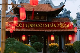 Chùa Hoằng Phúc thu hút đông đảo du khách thập phương đến vãng cảnh, dâng hương trong dịp đầu năm mới