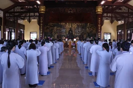 Khóa lễ sám hối tại chánh điện thiền viện Trúc Lâm Chánh Thiện