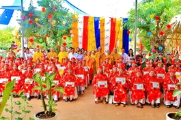 Gần 100 vị cao niên trên địa bàn xã Lộc Tấn được mừng thọ tại chùa Linh Sơn