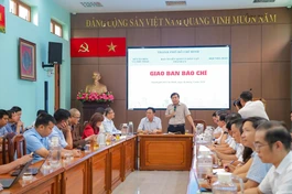 Phó ban Tuyên giáo và Dân vận Thành ủy TP.HCM Tăng Hữu Phong chủ trì buổi họp giao ban Báo chí sáng nay, 6-3 - Ảnh: KHPT