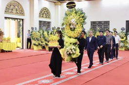 Phái đoàn Ban Tuyên giáo và Dân vận Trung ương do ông Ngô Đông Hải, Ủy viên Trung ương Đảng, Phó Trưởng ban Tuyên giáo và Dân vận Trung ương làm trưởng đoàn viếng tang Trưởng lão Hòa thượng Thích Thanh Dục