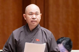 Thượng tọa Thích Đức Thiện, Phó Chủ tịch, Tổng thư ký Hội đồng Trị sự GHPGVN phát biểu tại Quốc hội sáng 22-4 - Ảnh: Media Quốc hội